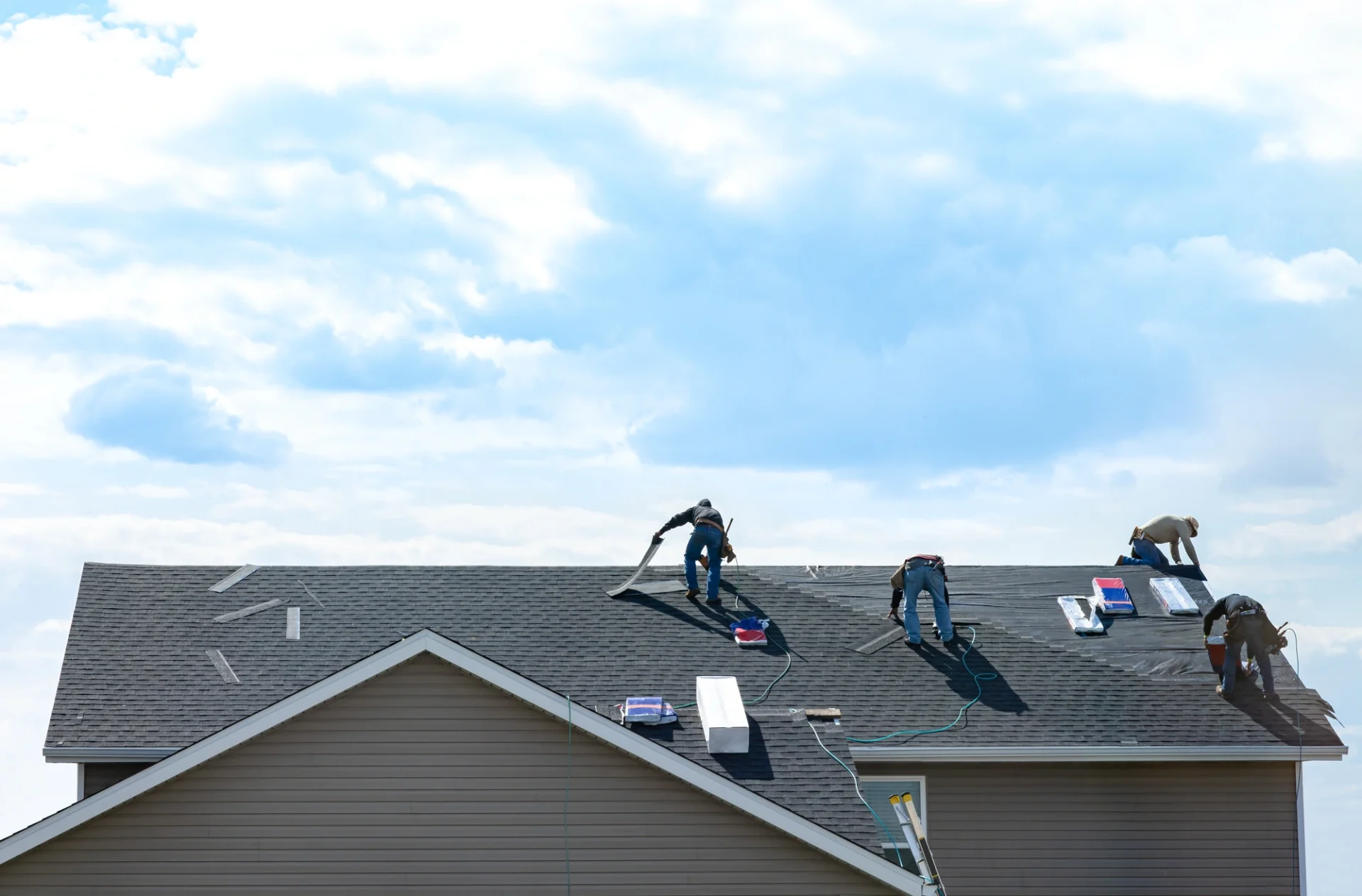 Roof Replacement vs. Roof Repair: Which Option is Best for You?